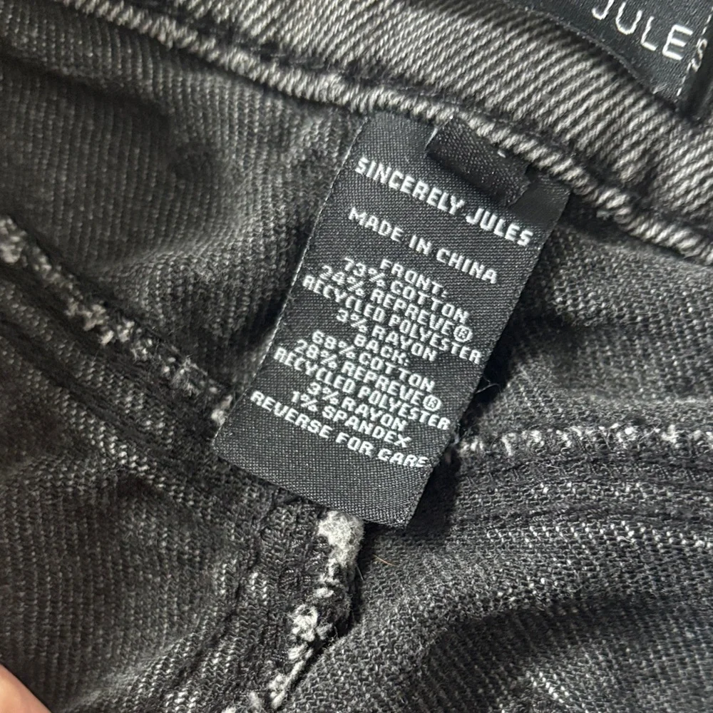 Gray Distressed Jeans - Picture 4 of 7